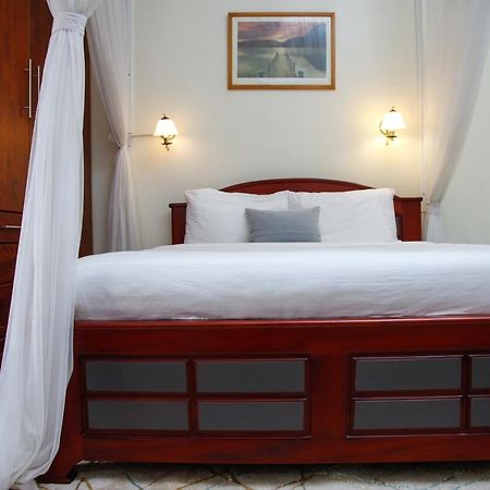 Fred And Winnie Bnb Kampala Extérieur photo