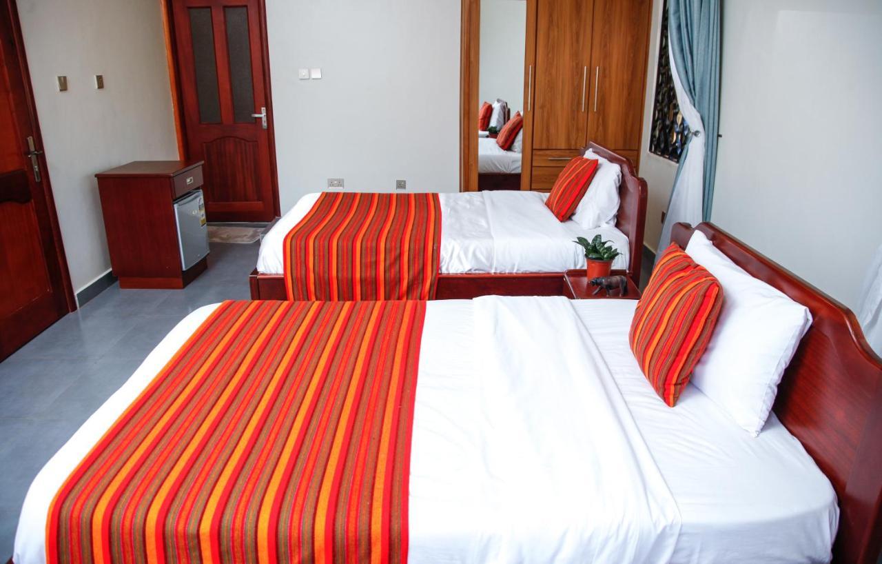 Fred And Winnie Bnb Kampala Extérieur photo