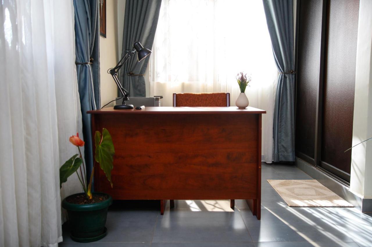 Fred And Winnie Bnb Kampala Extérieur photo